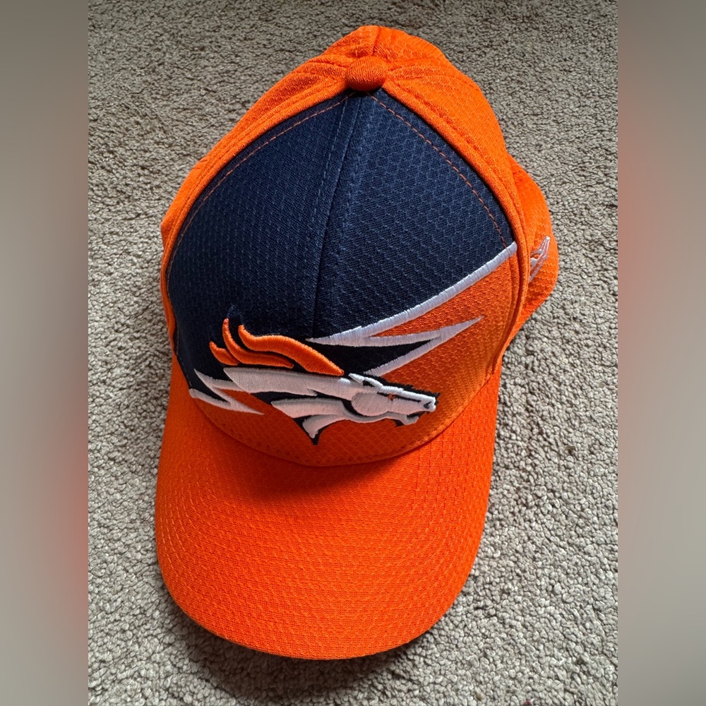 DENVER BRONCOS NFL NEW ERA Orange and Blue Cap (39Thirty) Medium-Large size
